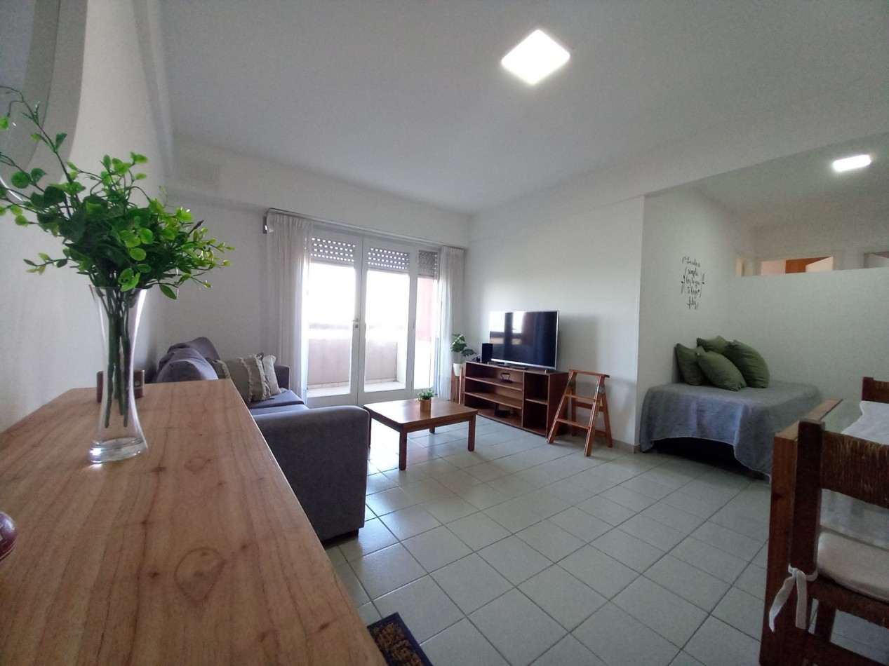 ALQUILER Por 12 Meses-3AMB-3° Piso por ESCALERA-SIN MUEBLES-ESTRADA y TEJEDOR