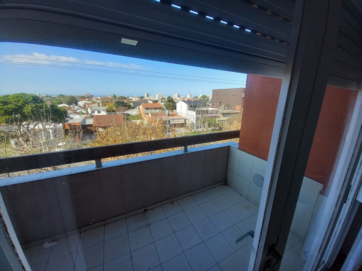 ALQUILER Por 12 Meses-3AMB-3° Piso por ESCALERA-SIN MUEBLES-ESTRADA y TEJEDOR