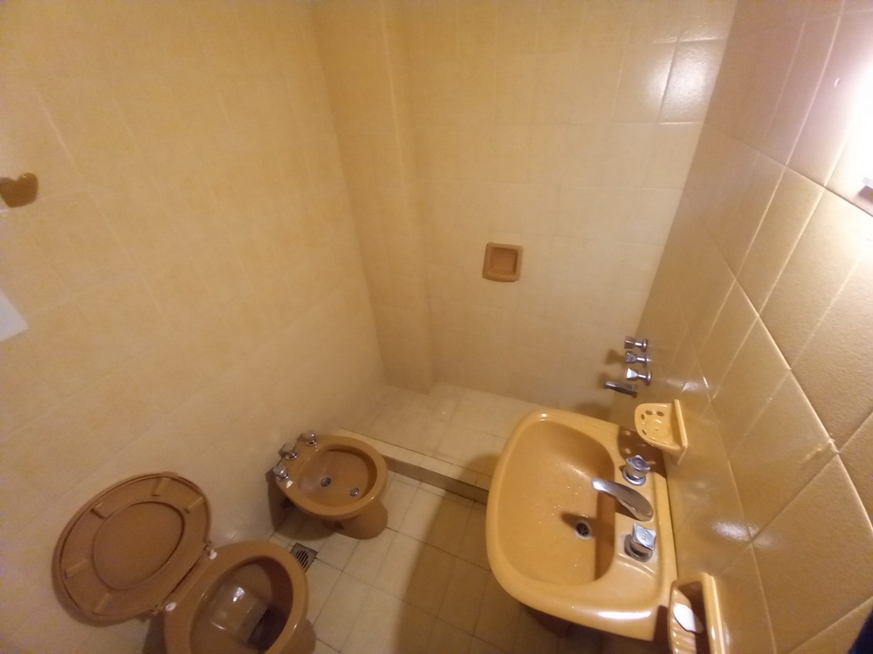 ALQUILER 3AMB ORIGINAL COCHERA 1° PISO por ESCALERA VISTA AL MAR GOLF 