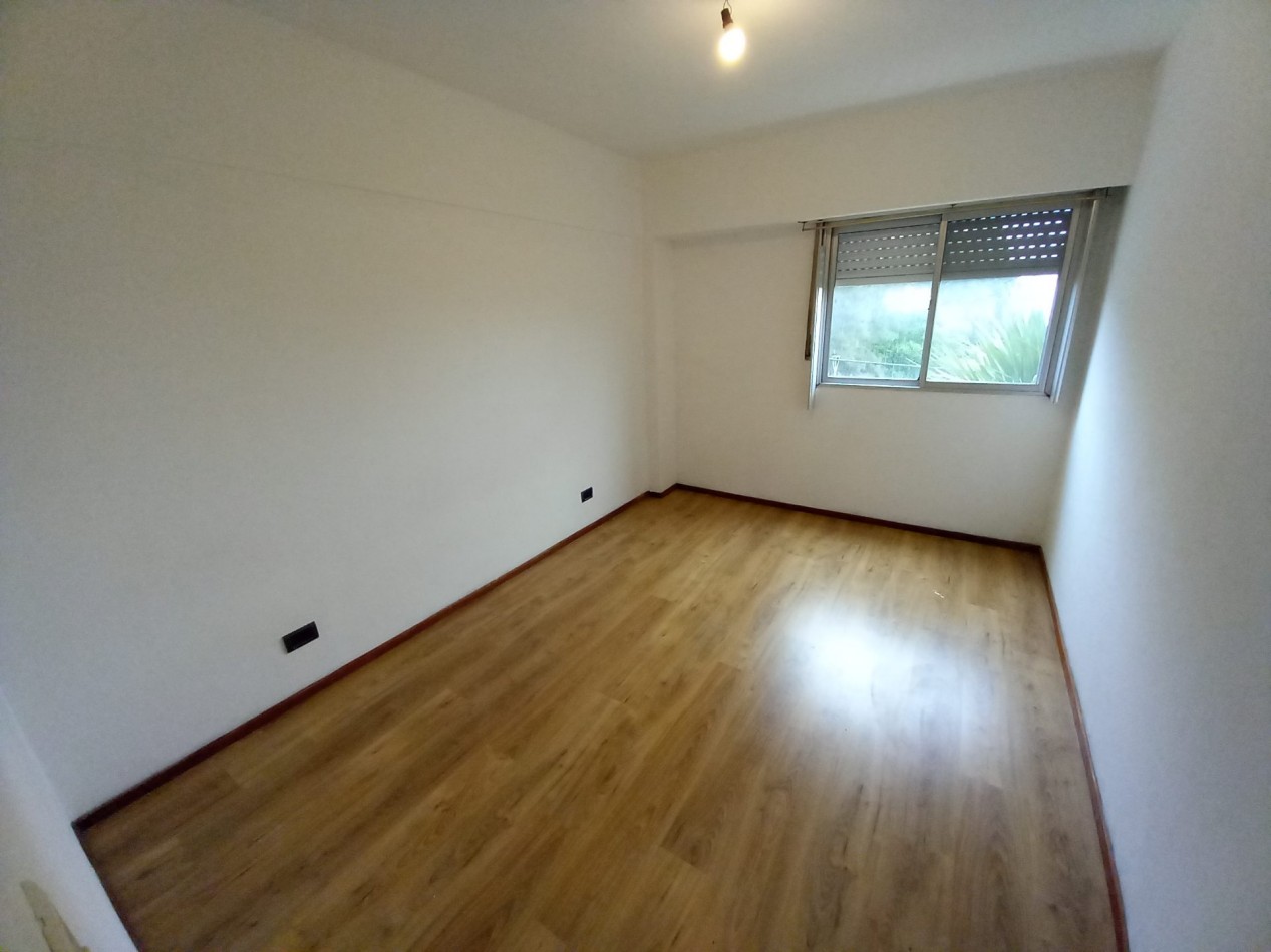 ALQUILER 3AMB ORIGINAL COCHERA 1° PISO por ESCALERA VISTA AL MAR GOLF 
