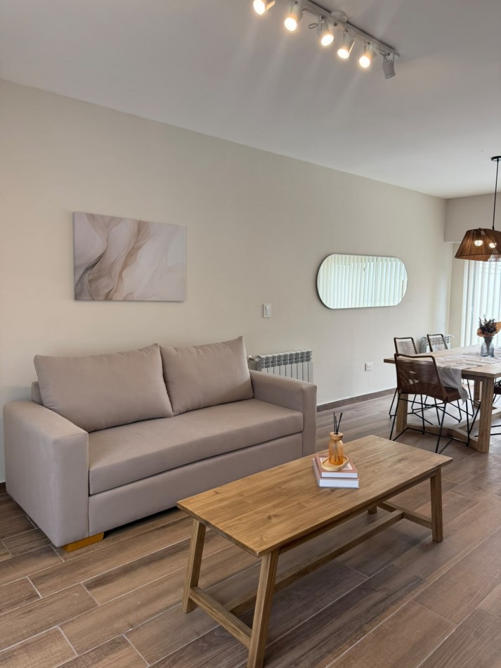 VENTA DUPLEX 4AMB RECICLADO PATIO COCHERA PARQUE LURO 