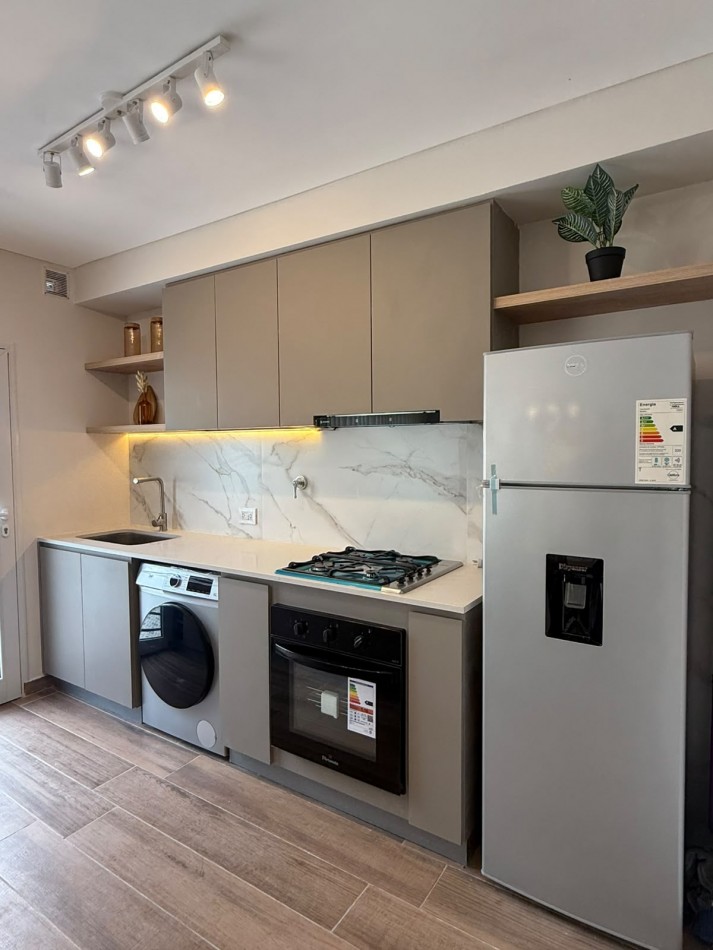VENTA DUPLEX 4AMB RECICLADO PATIO COCHERA PARQUE LURO 
