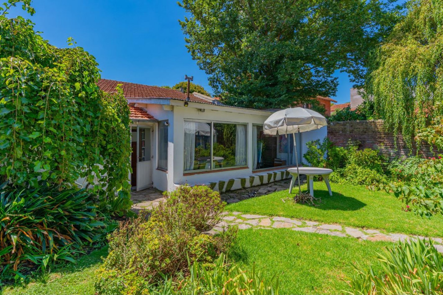 VENTA CHALET 4AMB ESTADO ORIGINAL MUY BUENO S 5 CUADRAS de GUEMES 