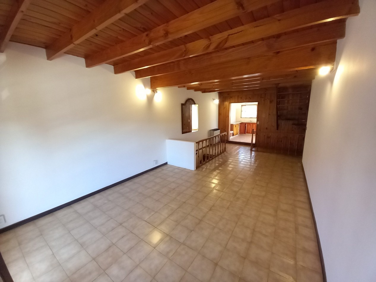 ALQUILER CASA 5AMB PLANTA ALTA por ESCALERA-PATIO TIERRA del FUEGO y COLON 