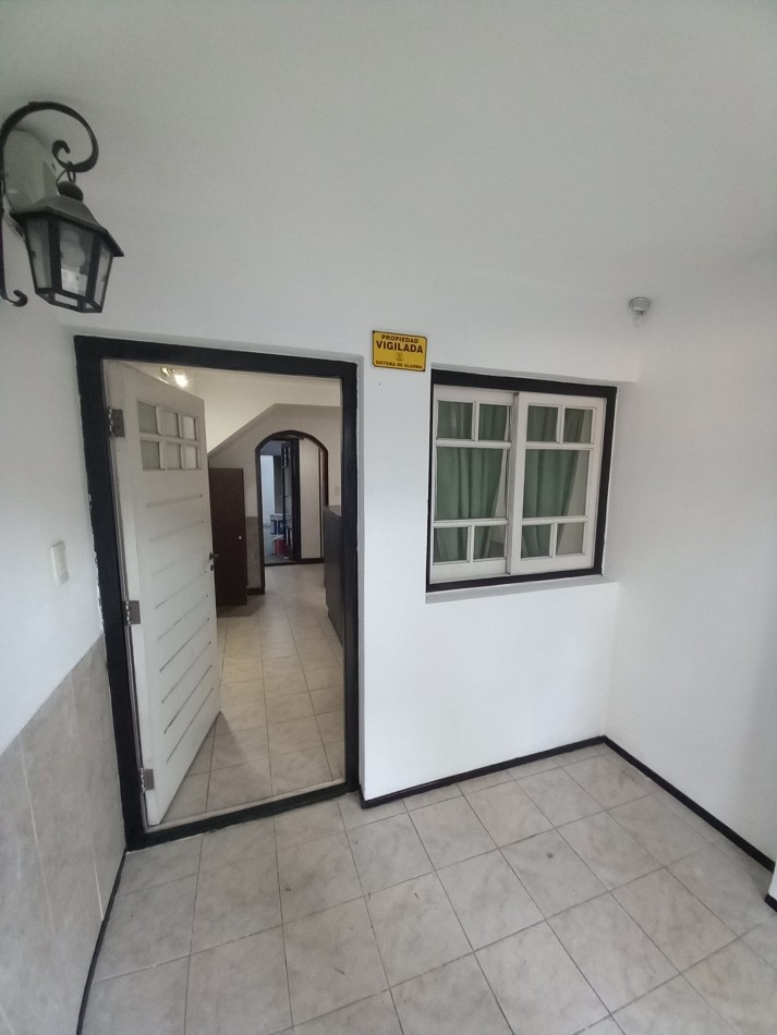 VENTA CHALET PH-FRENTE-PLANTA BAJA-CATAMARCA y ROCA-RETASADO