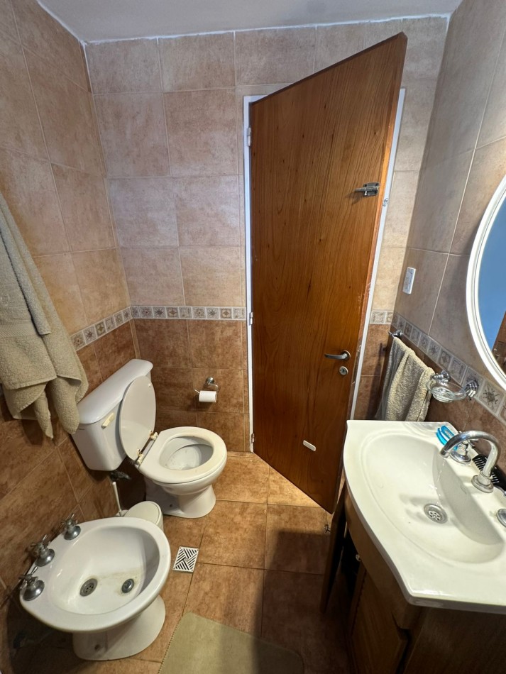 VENTA 3AMB EXCELENTE COCHERA BALCON CENTRO MUEBLES Y ARTEFACTO NUEVOS 