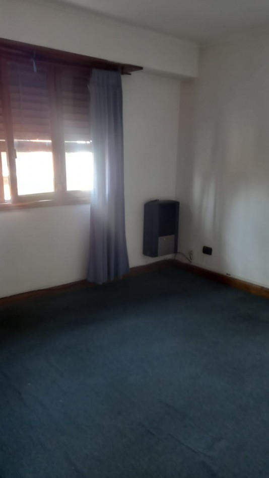 VENTA DUPLEX ORIGINAL CON PATIO PLANTA BAJA 