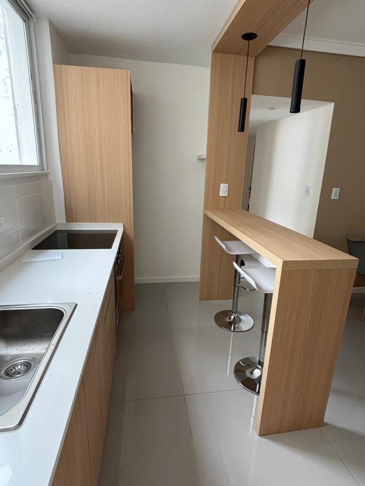 VENTA 3AMB RECICLADO CENTRO CON DEPENDENCIA 