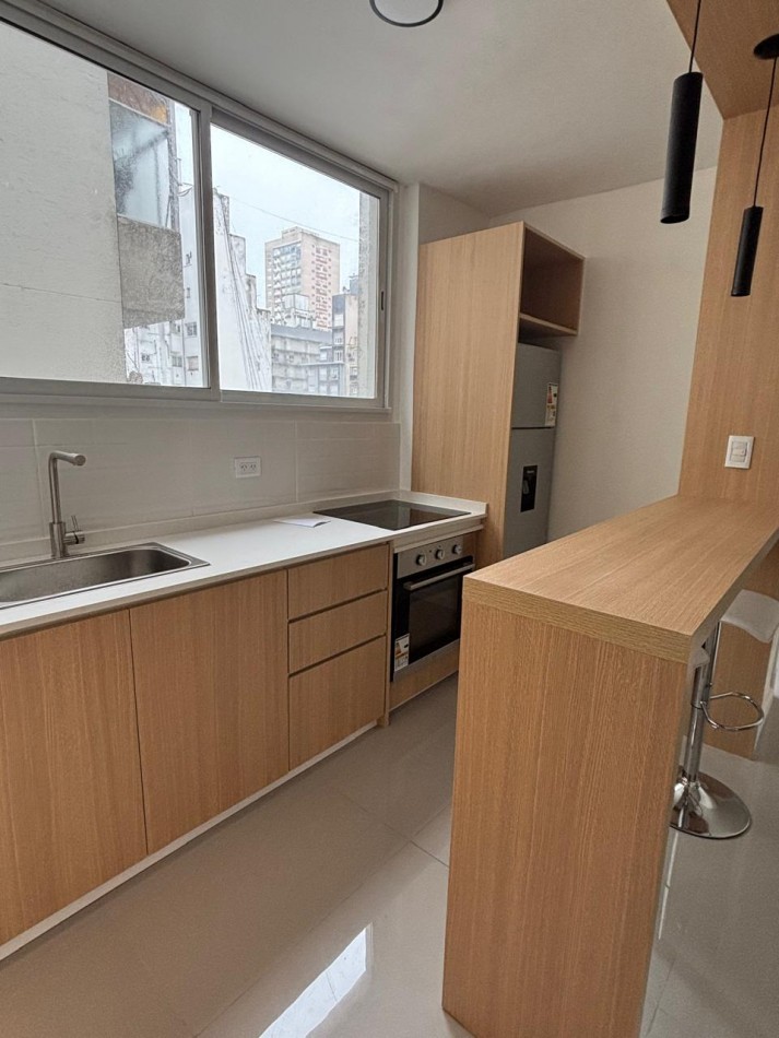 VENTA 3AMB RECICLADO CENTRO CON DEPENDENCIA 