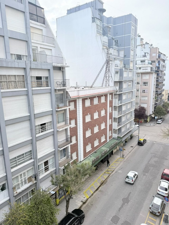 VENTA 1AMB RECICLADO FRENTE CENTRO BALCON 