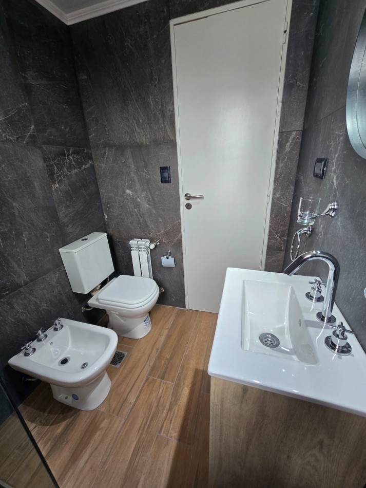 VENTA 2AMB RECICLADO CENTRO 2 BALCONES 
