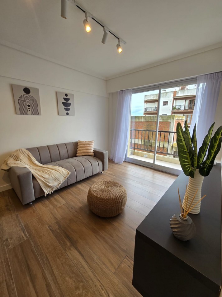 VENTA 2AMB RECICLADO CENTRO 2 BALCONES 