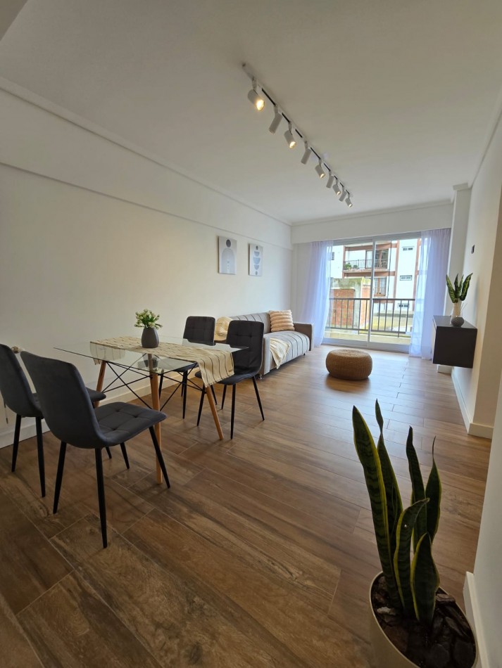 VENTA 2AMB RECICLADO CENTRO 2 BALCONES 