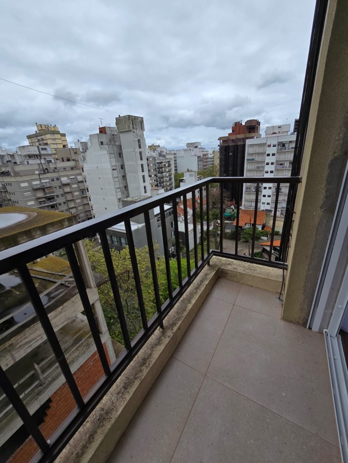 VENTA 2AMB RECICLADO CENTRO 2 BALCONES 