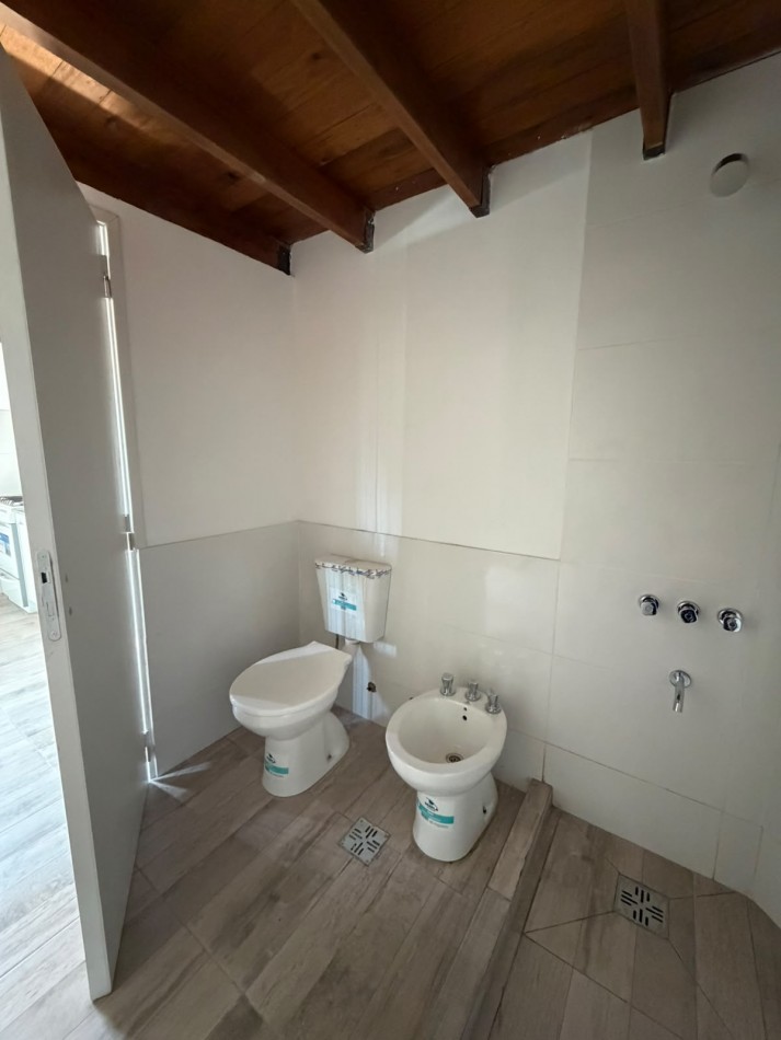 VENTA DUPLEX 2AMB RECICLADO CHACO al 2600