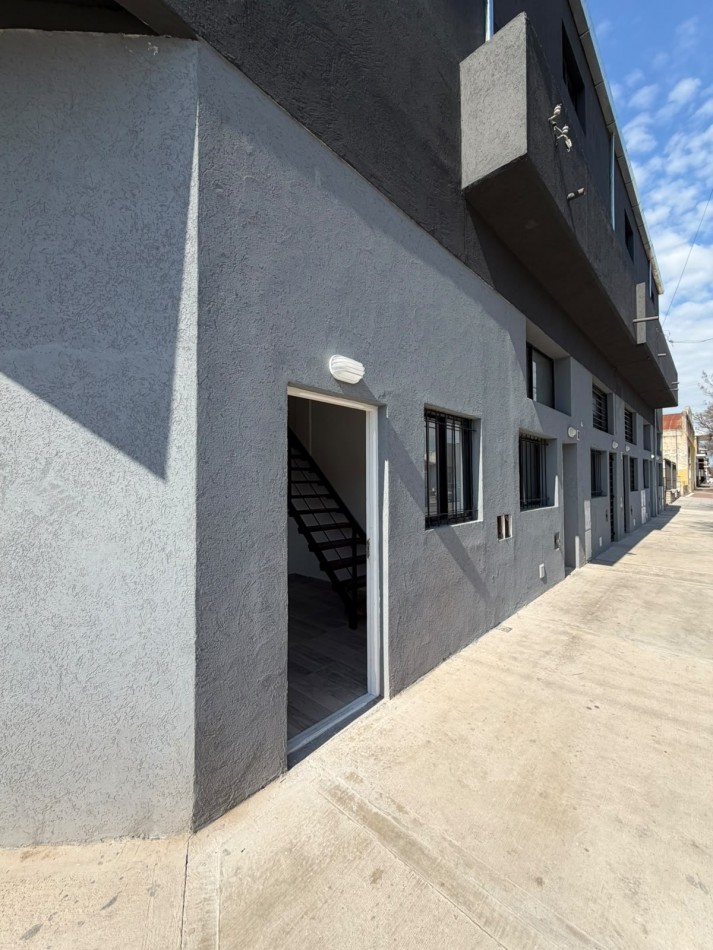 VENTA DUPLEX 2AMB RECICLADO CHACO al 2600