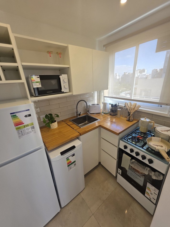 VENTA 1AMB Y MEDIO EXCELENTE RECICLADO CENTRO BALCON 
