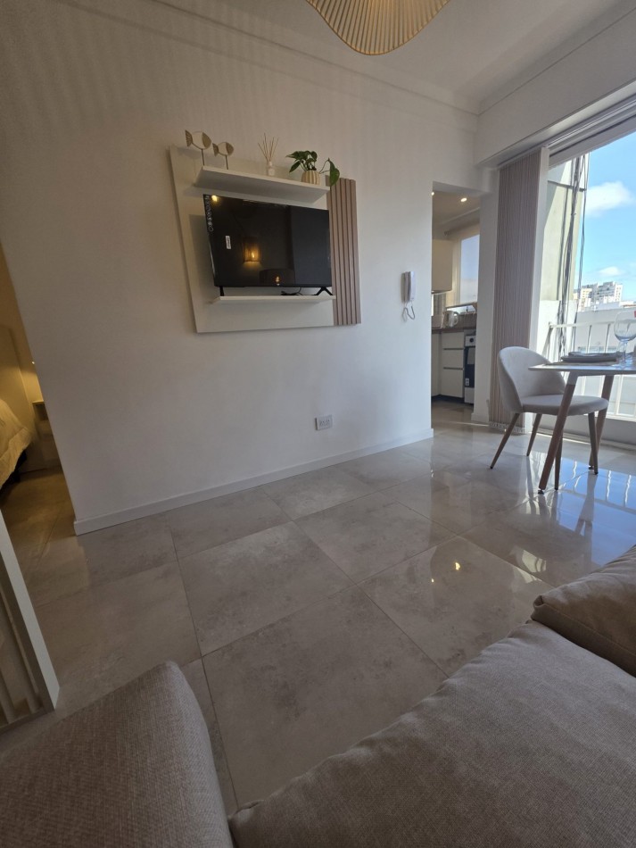 VENTA 1AMB Y MEDIO EXCELENTE RECICLADO CENTRO BALCON 