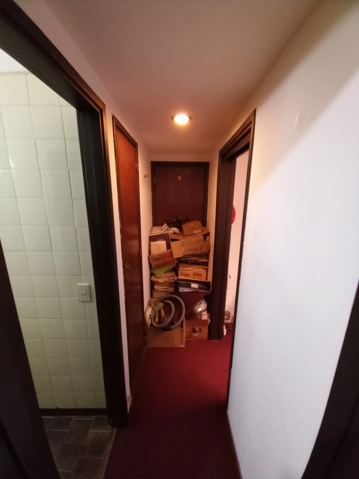 VENTA SEMIPISO OFICINA AMPLIA 2 BAÑOS COLON y CATAMARCA 