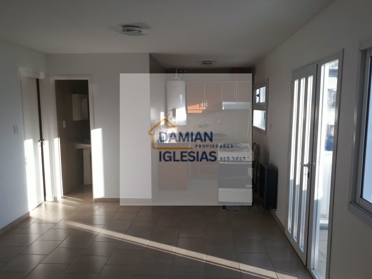 ALQUILER 2AMB EXCELENTE 1er PISO x ESCALERA BALCON PARQUE LURO 