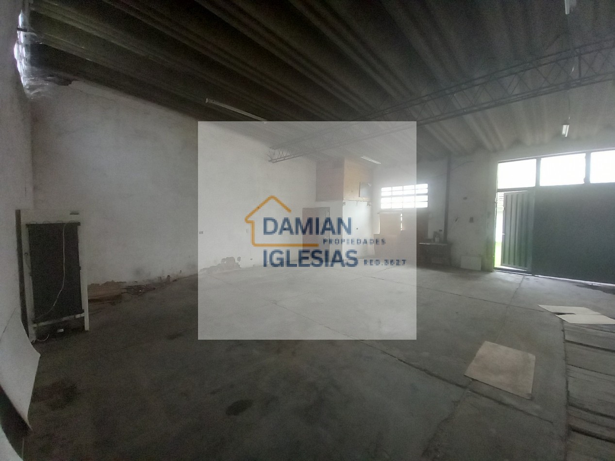 CASA 3AMB APTO CREDITO PERMUTA con GALPON PARQUE LOTE PROPIO