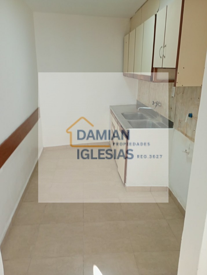 VENTA CASA 3AMB ORIGINAL LOTE PROPIO Babrio LAS AVENIDAS 