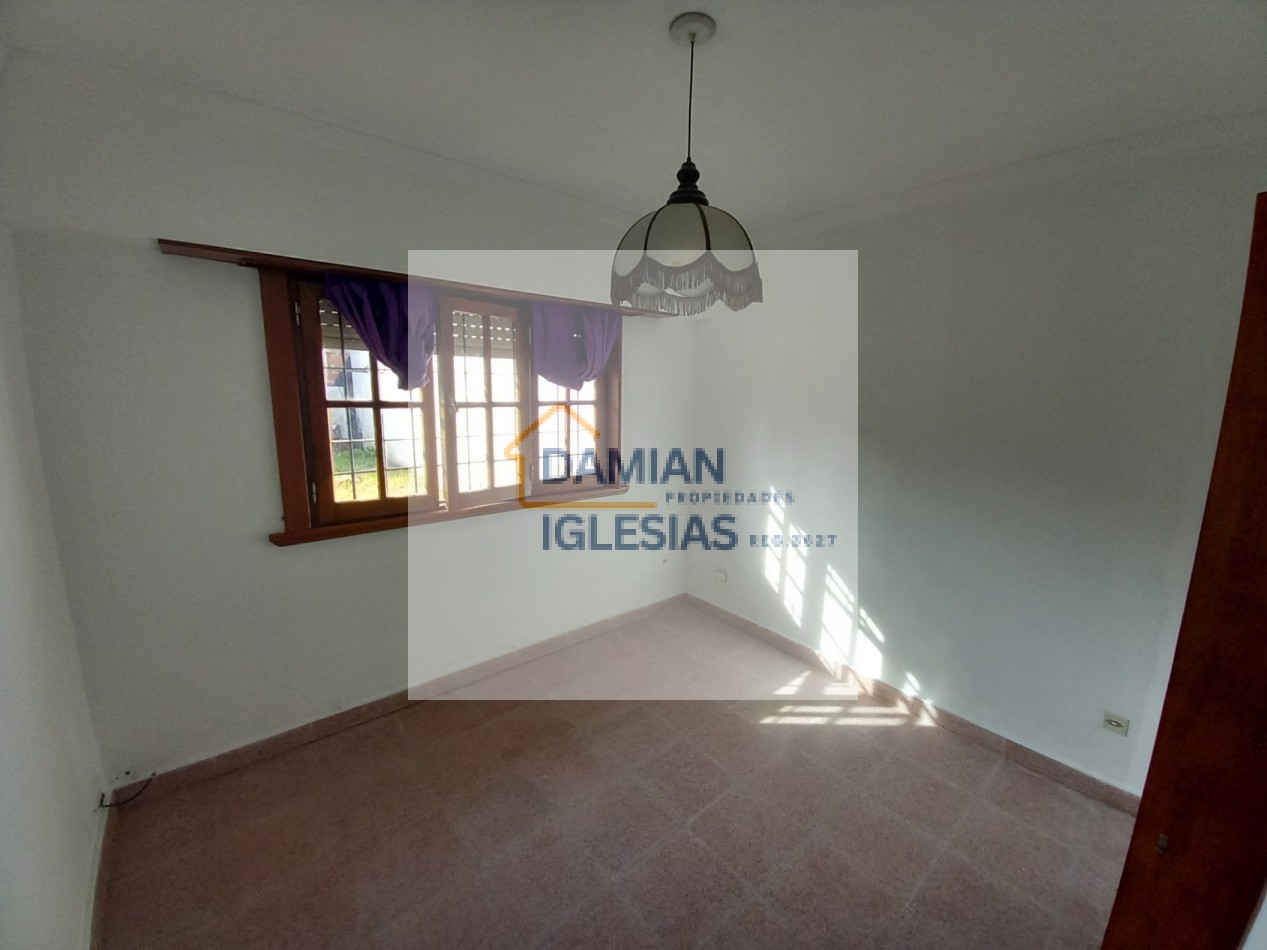 CASA 3AMB APTO CREDITO PERMUTA con GALPON PARQUE LOTE PROPIO
