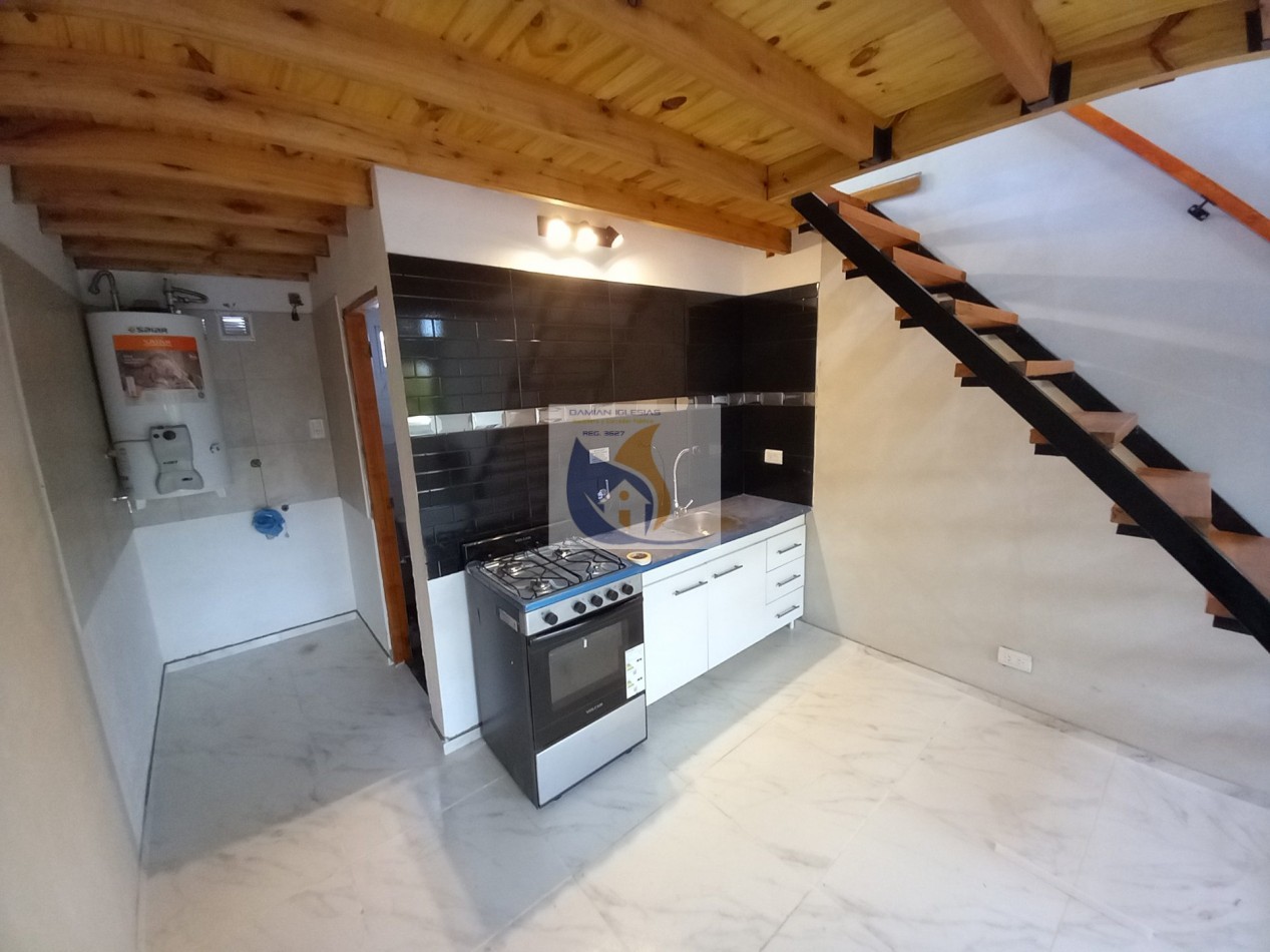 ALQUILER 2AMB DUPLEX en PLANTA ALTA por ESCALERA 