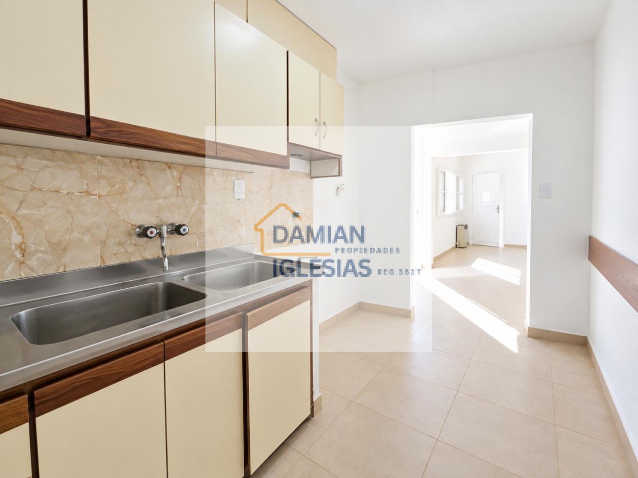 VENTA CASA 3AMB ORIGINAL LOTE PROPIO Babrio LAS AVENIDAS 