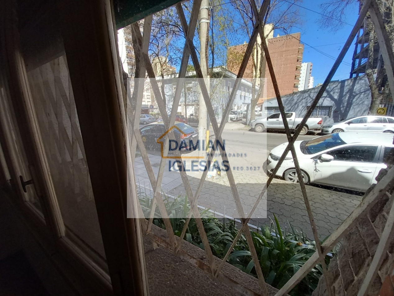 ALQUILER USO PROFESIONAL CONSULTORIOS 5AMB COCHERA PATIO PARRILLA 11 de SEPTIEMBRE e INDEPENDENCIA 