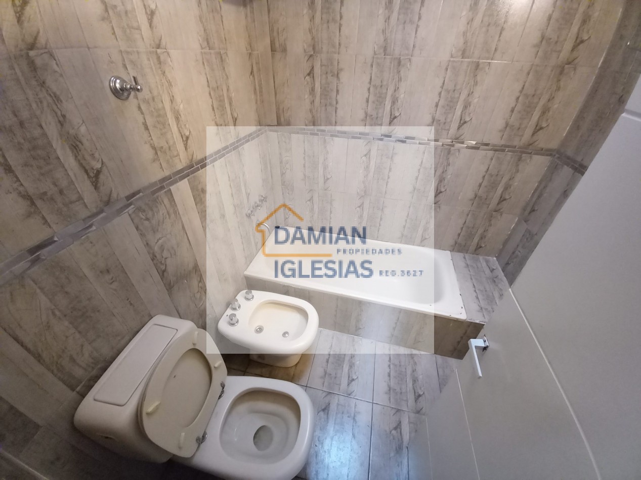 ALQUILER CASA 4AMB 2 BAÑOS PATIO AMPLIO TERRAZA con PARRILLA 