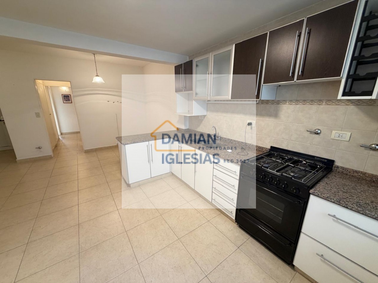 VENTA 2AMB CENTRO CON DEPENDENCIA 
