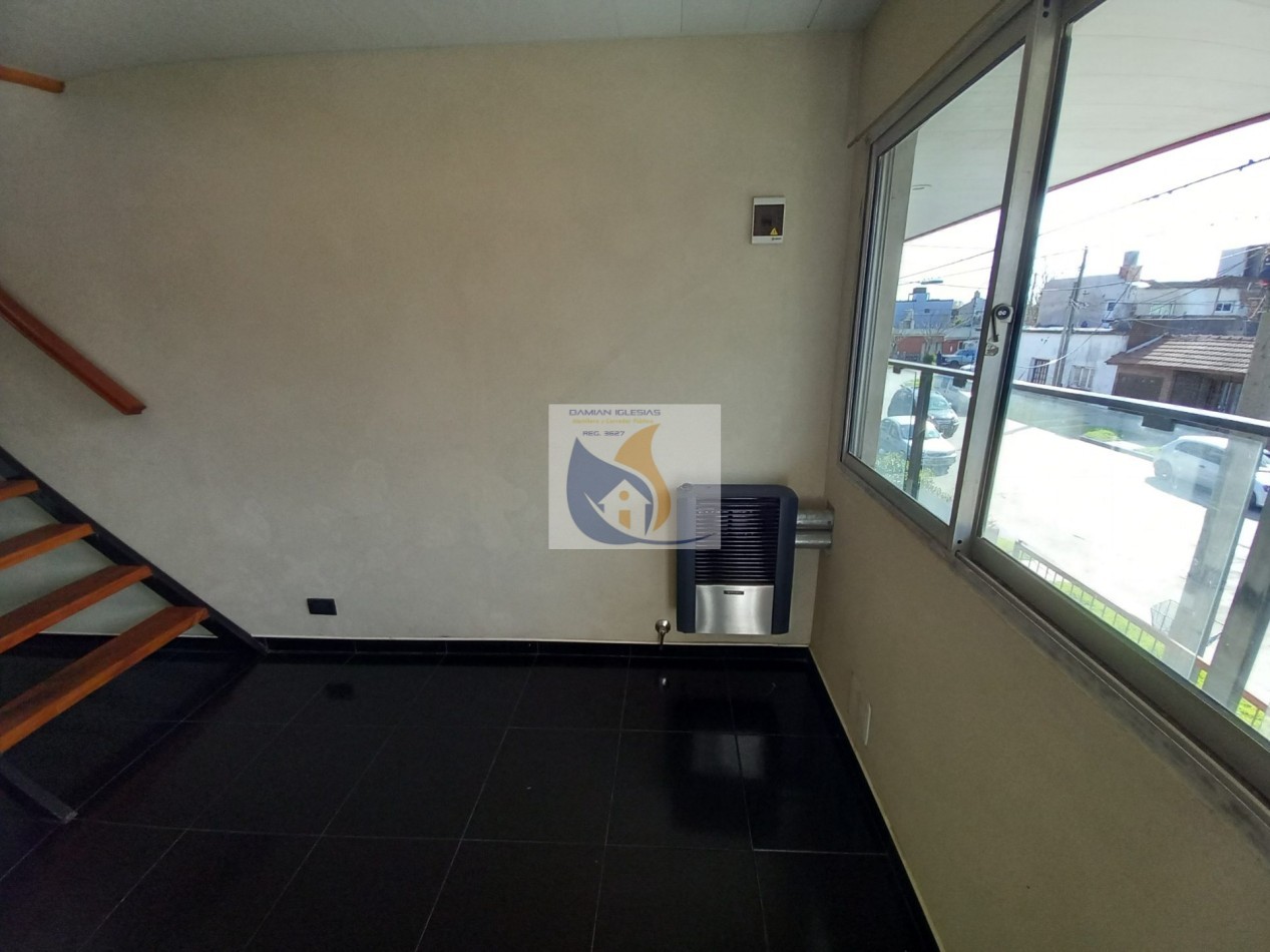 ALQUILER 2AMB DUPLEX en PLANTA ALTA por ESCALERA 