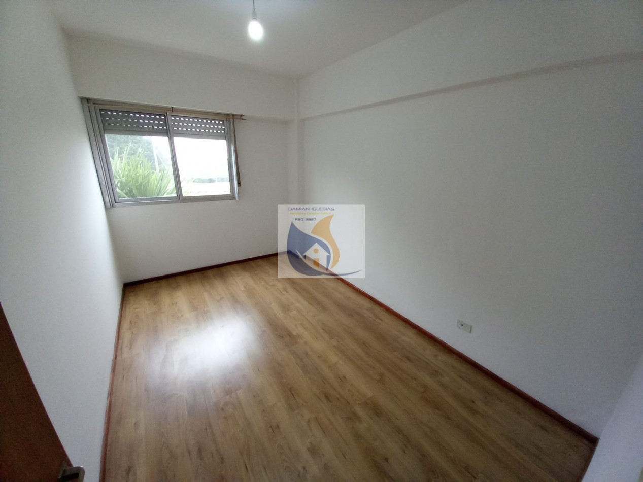 ALQUILER 3AMB ORIGINAL COCHERA 1° PISO por ESCALERA VISTA AL MAR GOLF 
