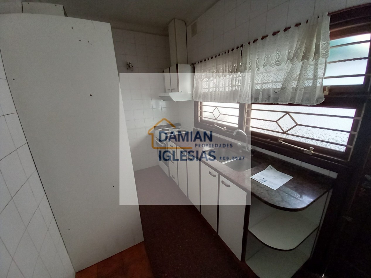 ALQUILER USO PROFESIONAL CONSULTORIOS 5AMB COCHERA PATIO PARRILLA 11 de SEPTIEMBRE e INDEPENDENCIA 