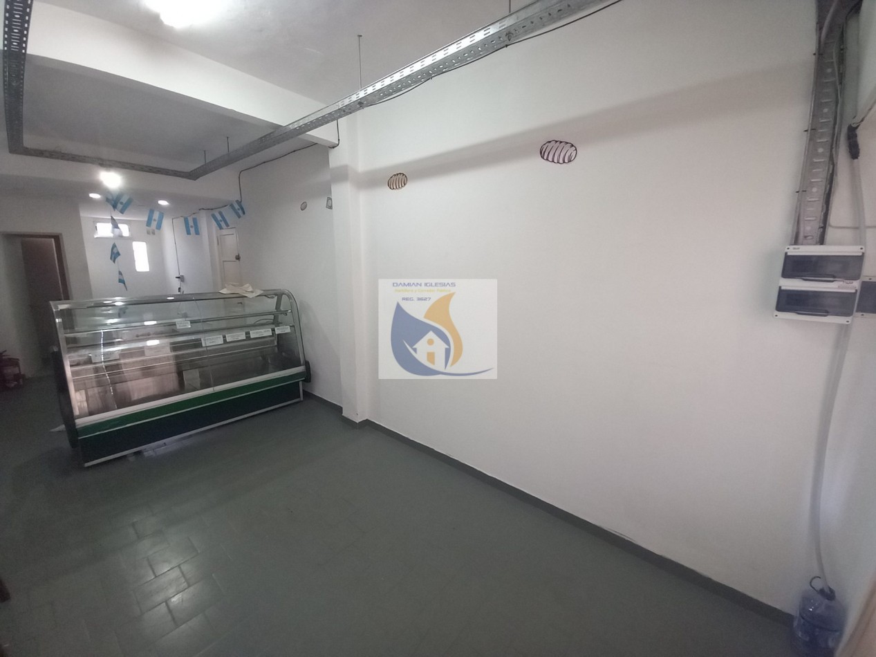 ALQUILER LOCAL u OFICINA CHICO con AIRE ACONDICIONADO 