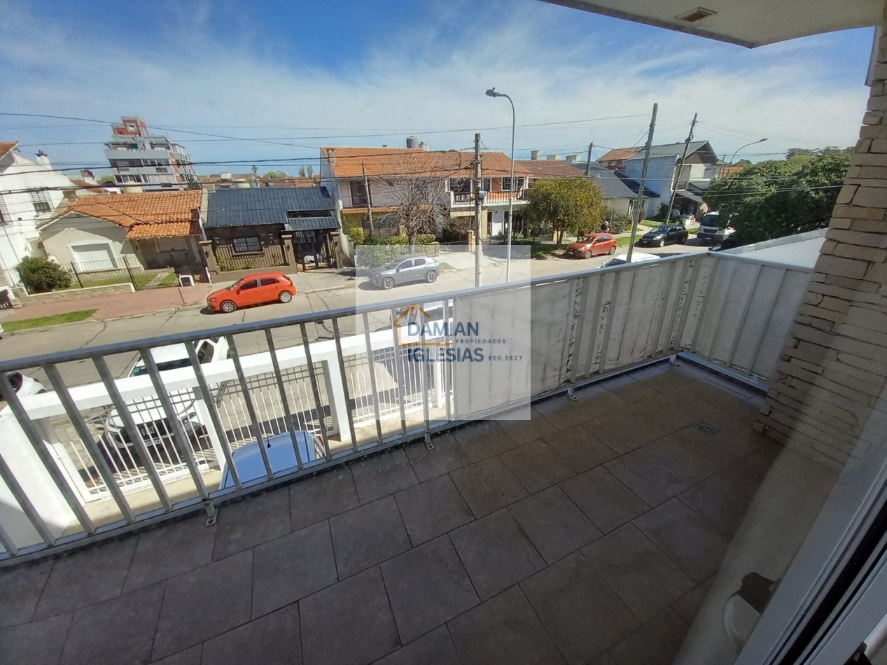 2AMB EXCELENTE por ESCALERA 2° Piso BALCON A METROS del MAR y Museo SIN MASCOTAS
