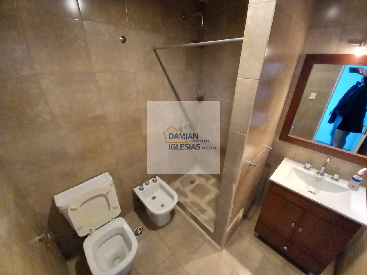 2AMB EXCELENTE por ESCALERA 2° Piso BALCON A METROS del MAR y Museo SIN MASCOTAS