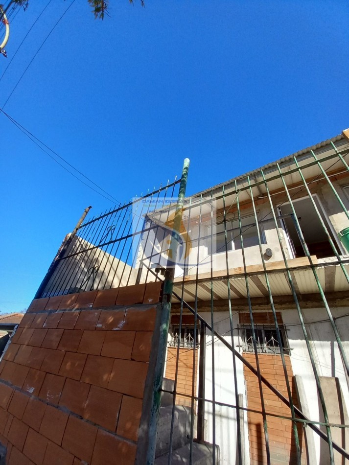 ALQUILER 2AMB DUPLEX en PLANTA ALTA por ESCALERA 