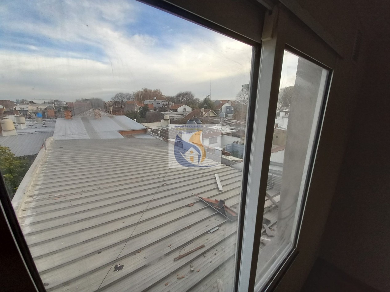 ALQUILER 2AMB DUPLEX en PLANTA ALTA por ESCALERA 