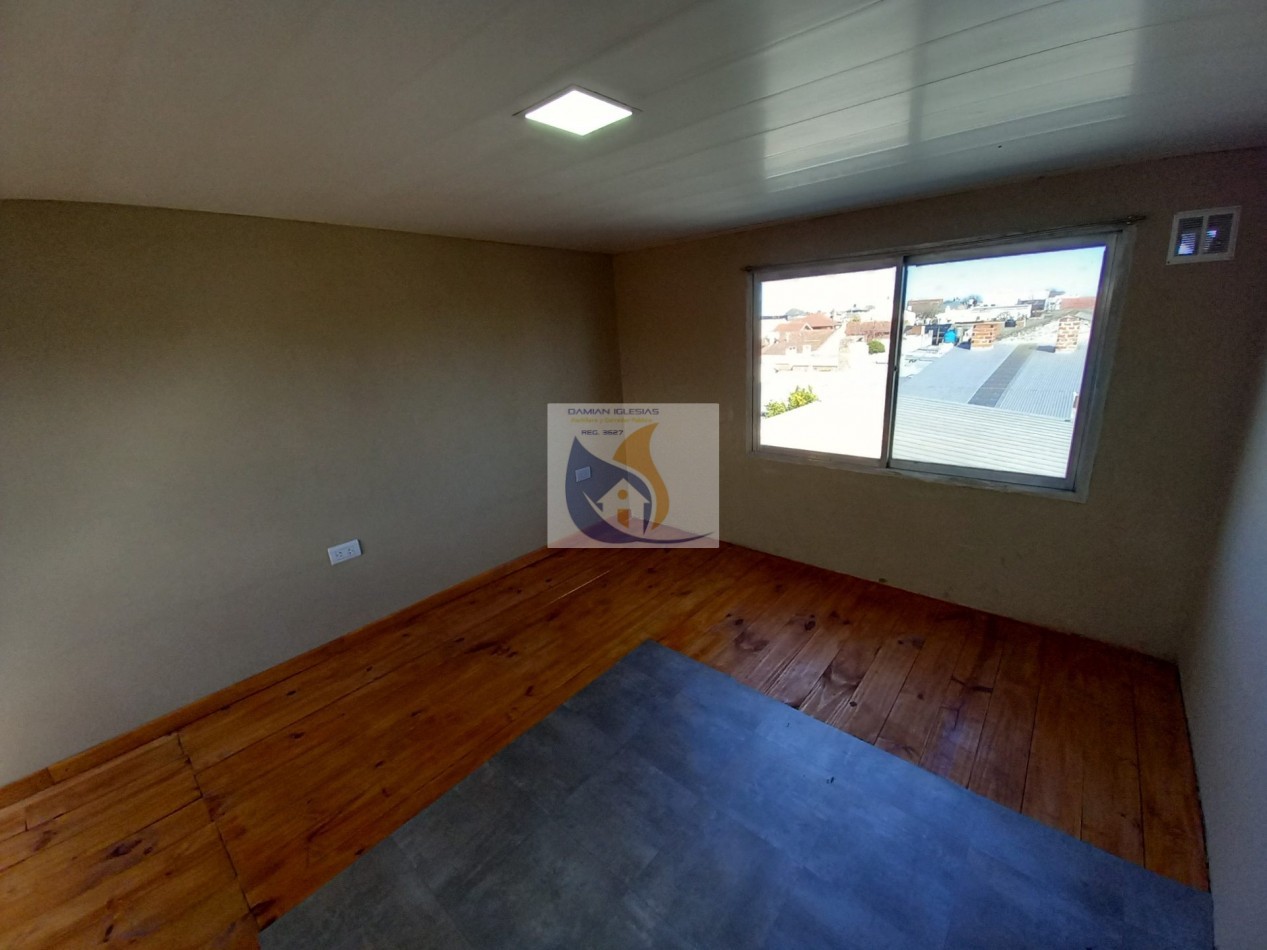 ALQUILER 2AMB DUPLEX en PLANTA ALTA por ESCALERA 