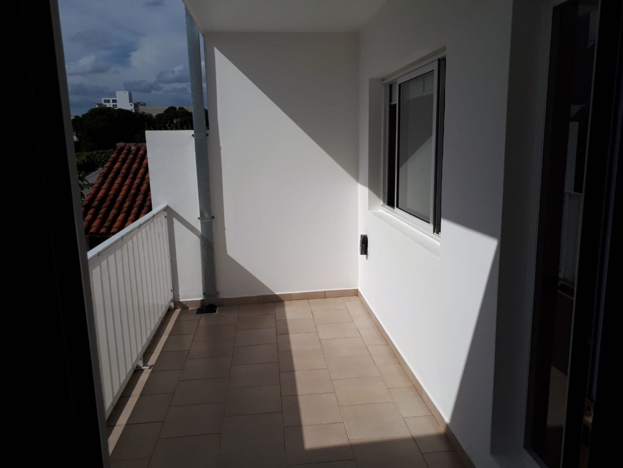 2AMB EXCELENTE por ESCALERA BALCON A METROS del MAR y Museo SIN MASCOTAS