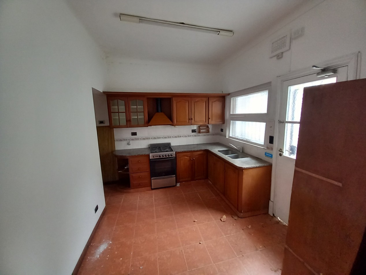 ALQUILER USO PROFESIONAL CASA 6AMB 3 BAÑOS COCHERA 