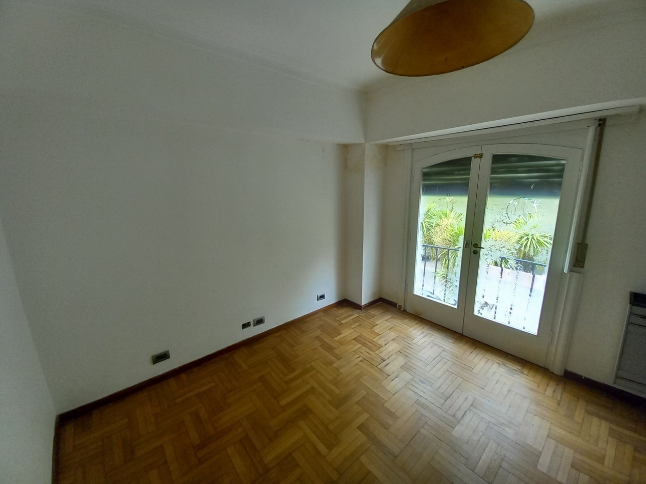 ALQUILER USO PROFESIONAL CASA 6AMB 3 BAÑOS COCHERA 