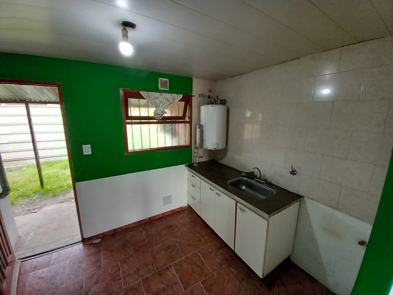 ALQUILER PH CASA 3 AMB COCHERA DESCUBIERTA y PATIO VUCETICH al 2900