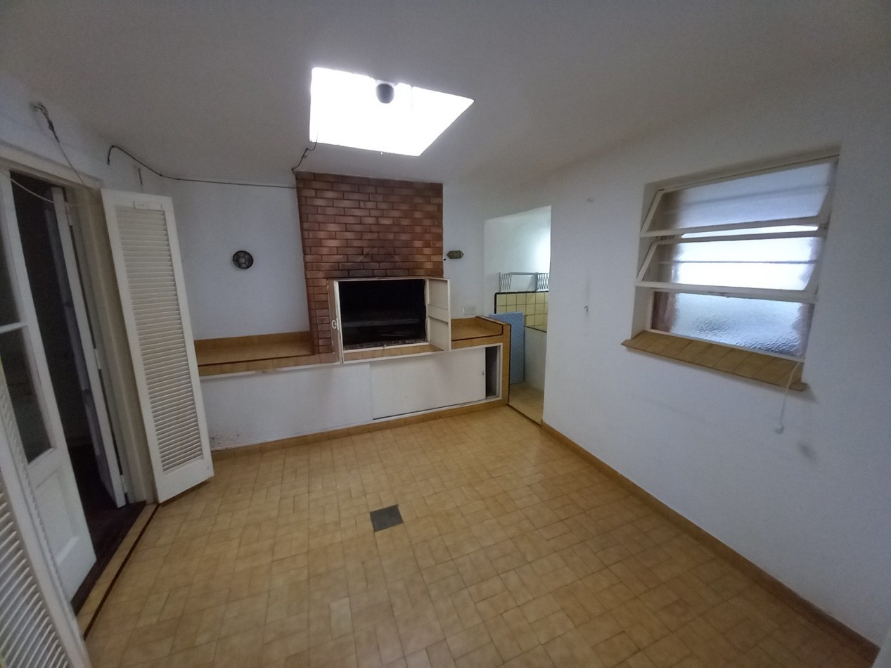 ALQUILER CASA ESTADO ORIGINAL 4AMB 2 BAÑOS COCHERA LOS TRONCOS 