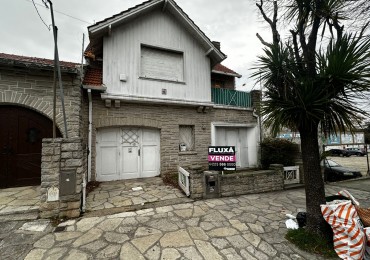 VENTA CHALET de ESTILO ZONA GUEMES 