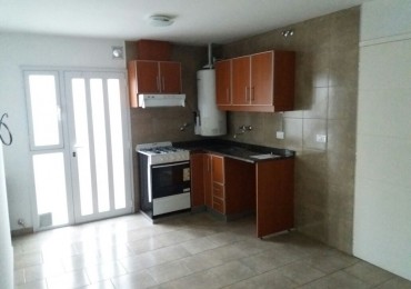 ALQUILER 2AMB con PATIO PLANTA BAJA 