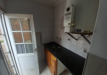VENTA CASA 3AMB con GALPON PARQUE en LOTE PROPIO 