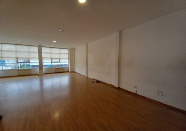 ALQUILER SALON  FRENTE PLANTA ALTA HIPOLITO IRIGOYEN al 3.500 